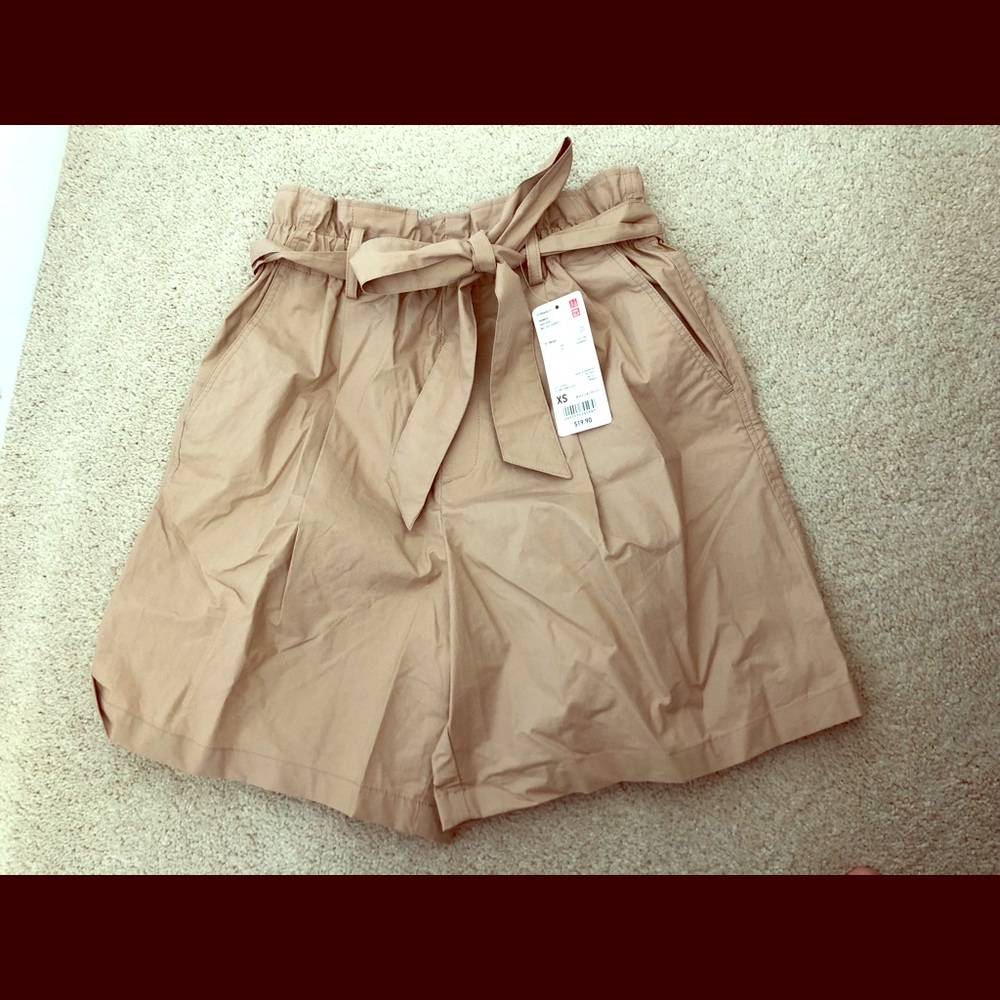 Uniqlo woman’s short khaki